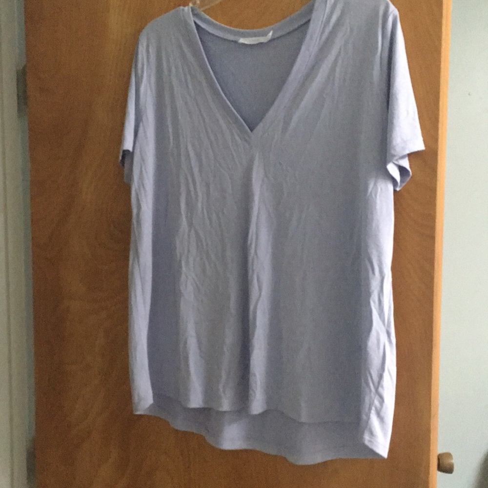 Baggy and soft lavender V neck!